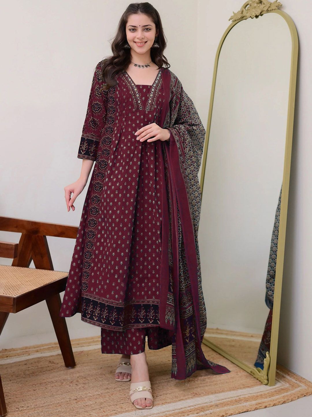 Anni Designer Floral Printed V-Neck Anarkali Kurta With Palazzos & Dupatta-picture-38
