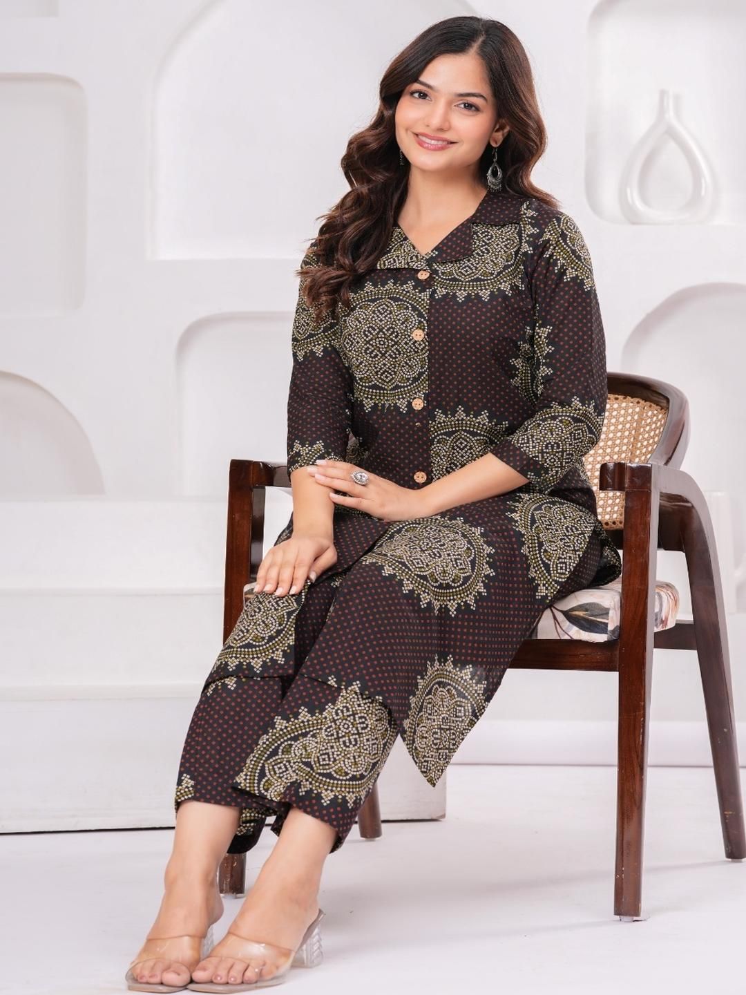 Deeps Fashion Women Black Pure Cotton Kurta Sets