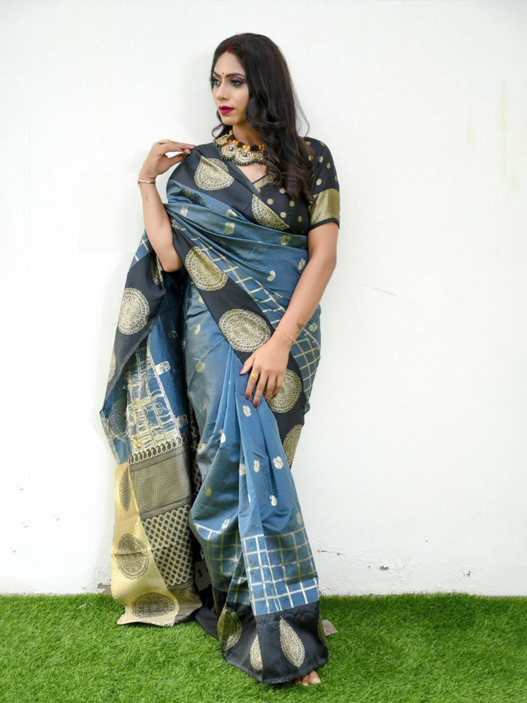 VILLE FASHION Ethnic Motifs Woven Design Zari Saree-picture-12