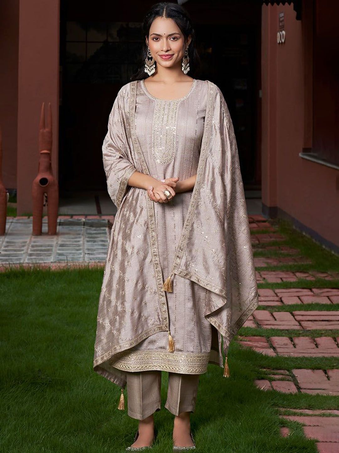 Siya Fashion Women Floral Embroidered Regular Kurta with Trousers & Dupatta