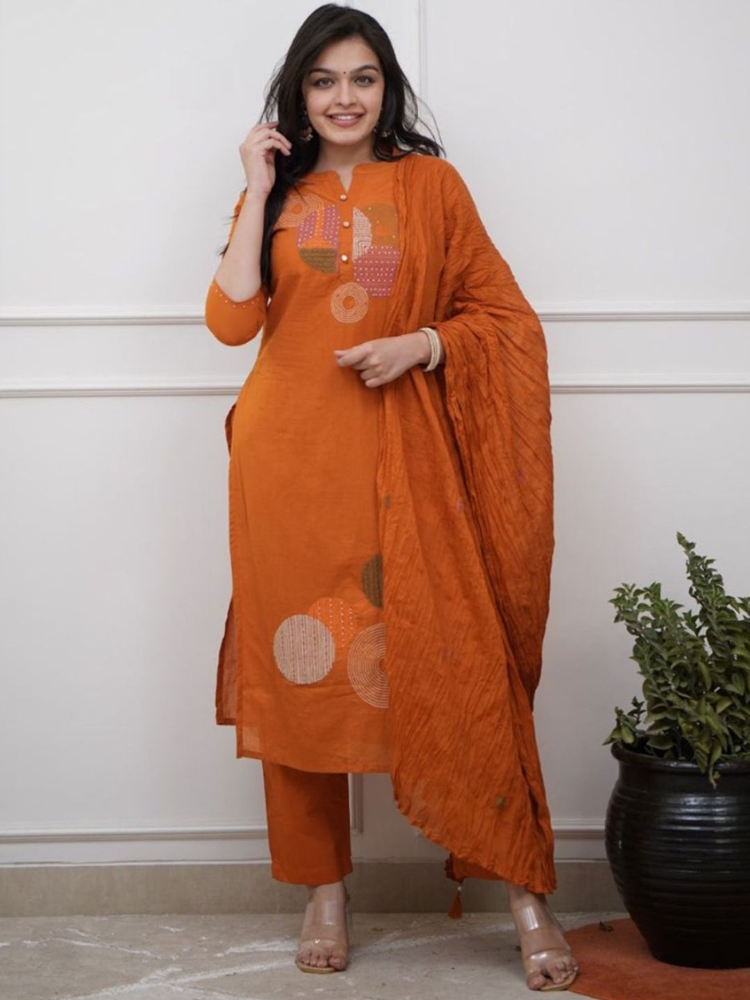 CREEPER Women Geometric Embroidered Regular Kurta with Trousers & Dupatta