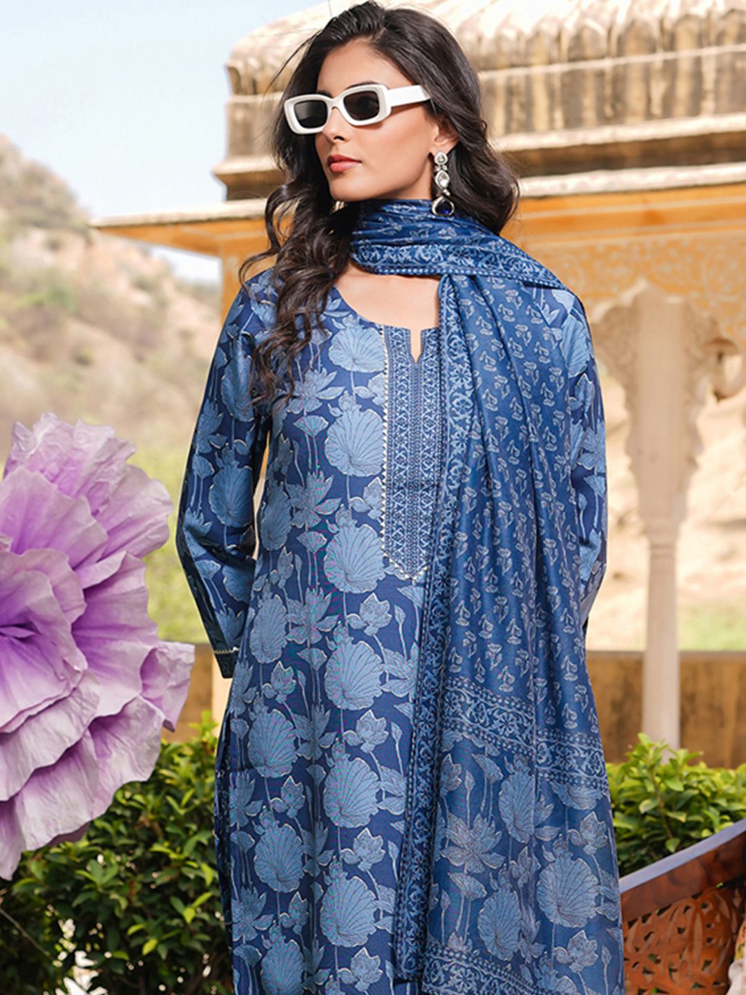 AHIKA Women Floral Printed Kurta with Trouser & Dupatta