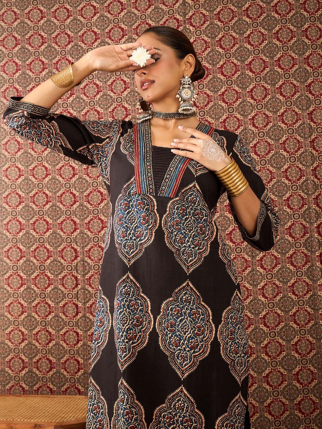 Indo Era Floral Printed V-Neck Pure Cotton Straight Kurta & Trousers