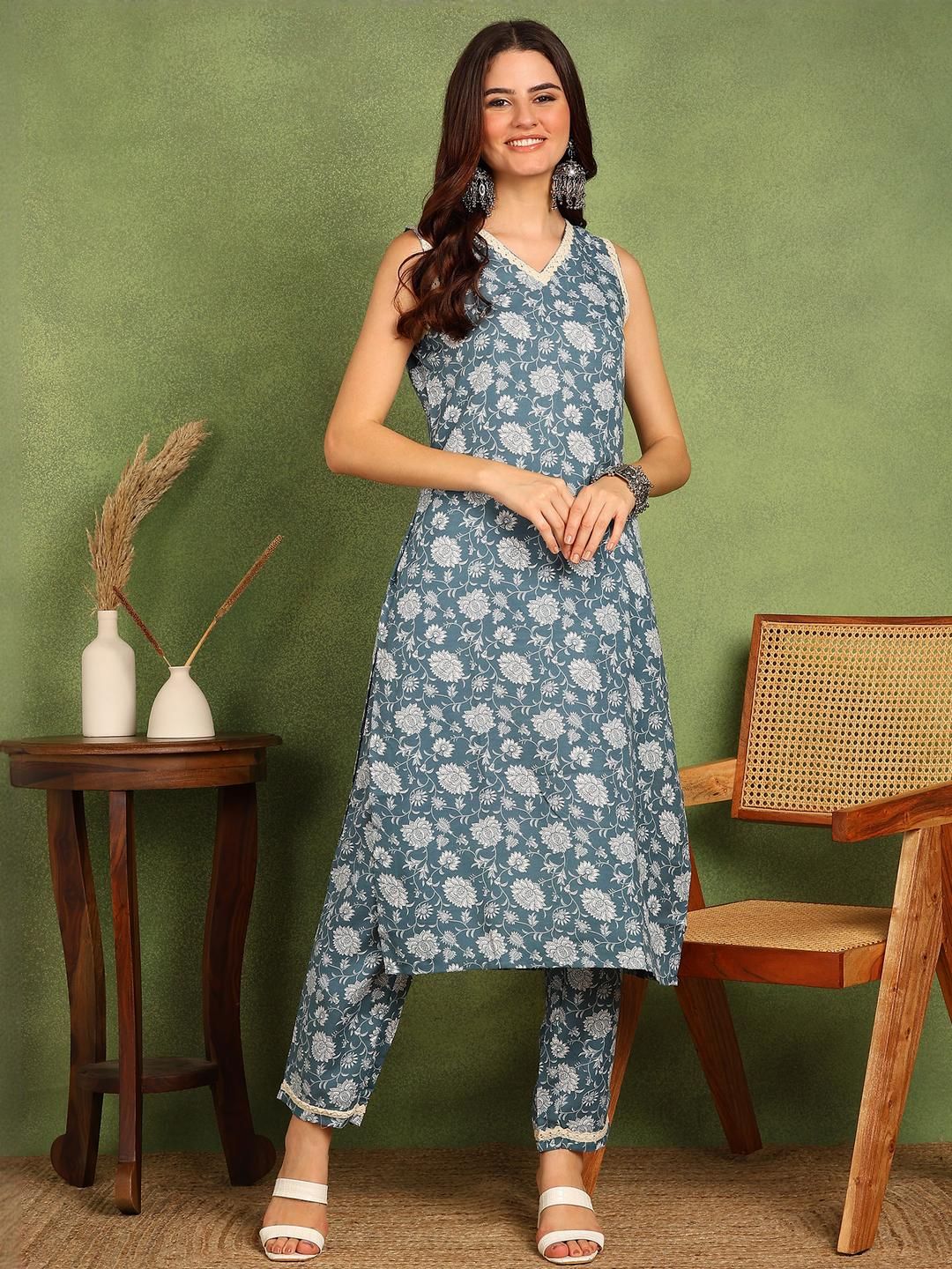Moda Rapido Women Grey Kurta Sets