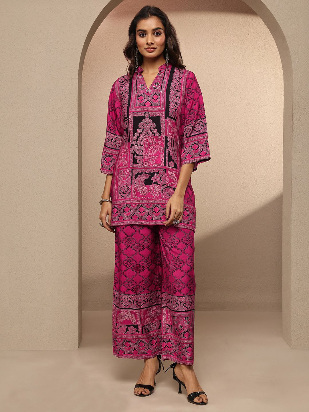 Libas Ethnic Motifs Printed Mandarin Collar Tunic & Palazzos Co-Ords-picture-39