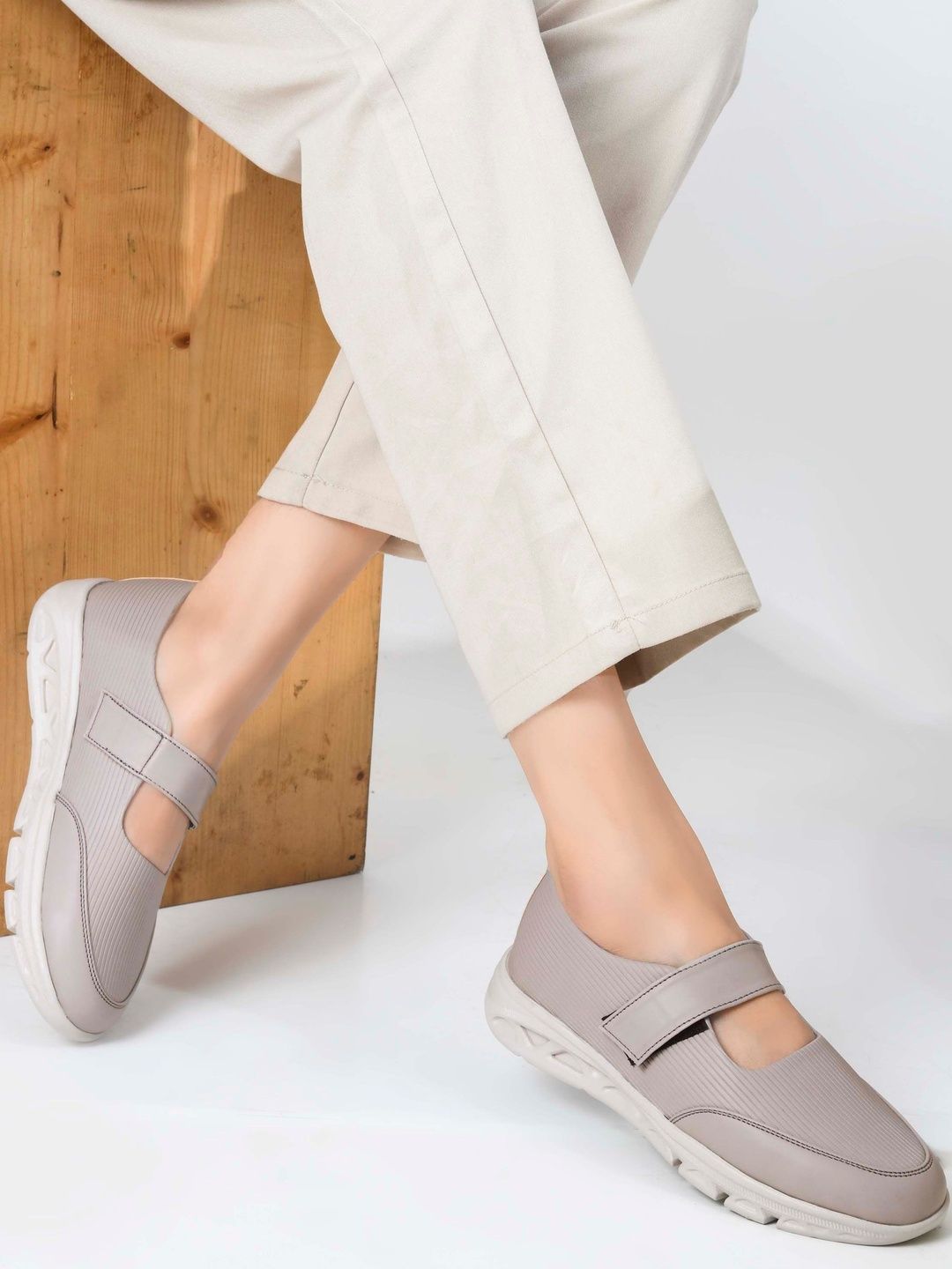 JM Looks Women Textured Sneakers-picture-15