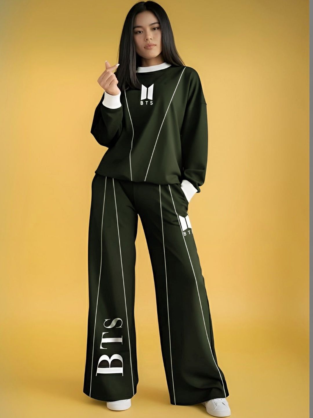 D-LINE Printed T-Shirt With Trousers Co-Ords-picture-11