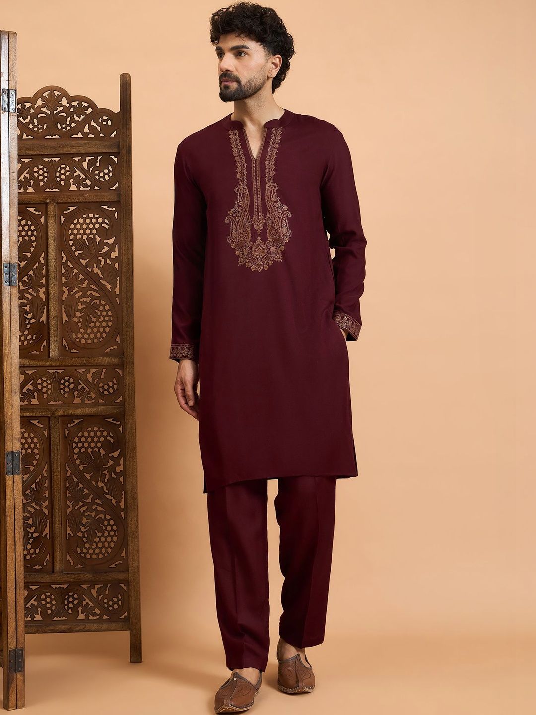 House of Pataudi Woven Design Mandarin Collar Kurta & Trousers-picture-41