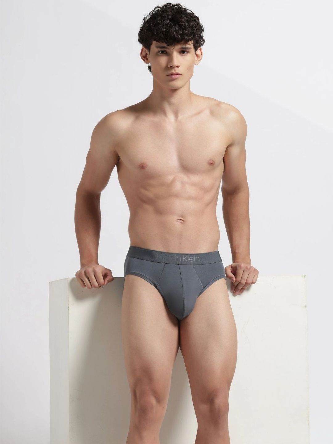Calvin Klein Underwear Cotton Low-Rise Basic Brief-picture-19