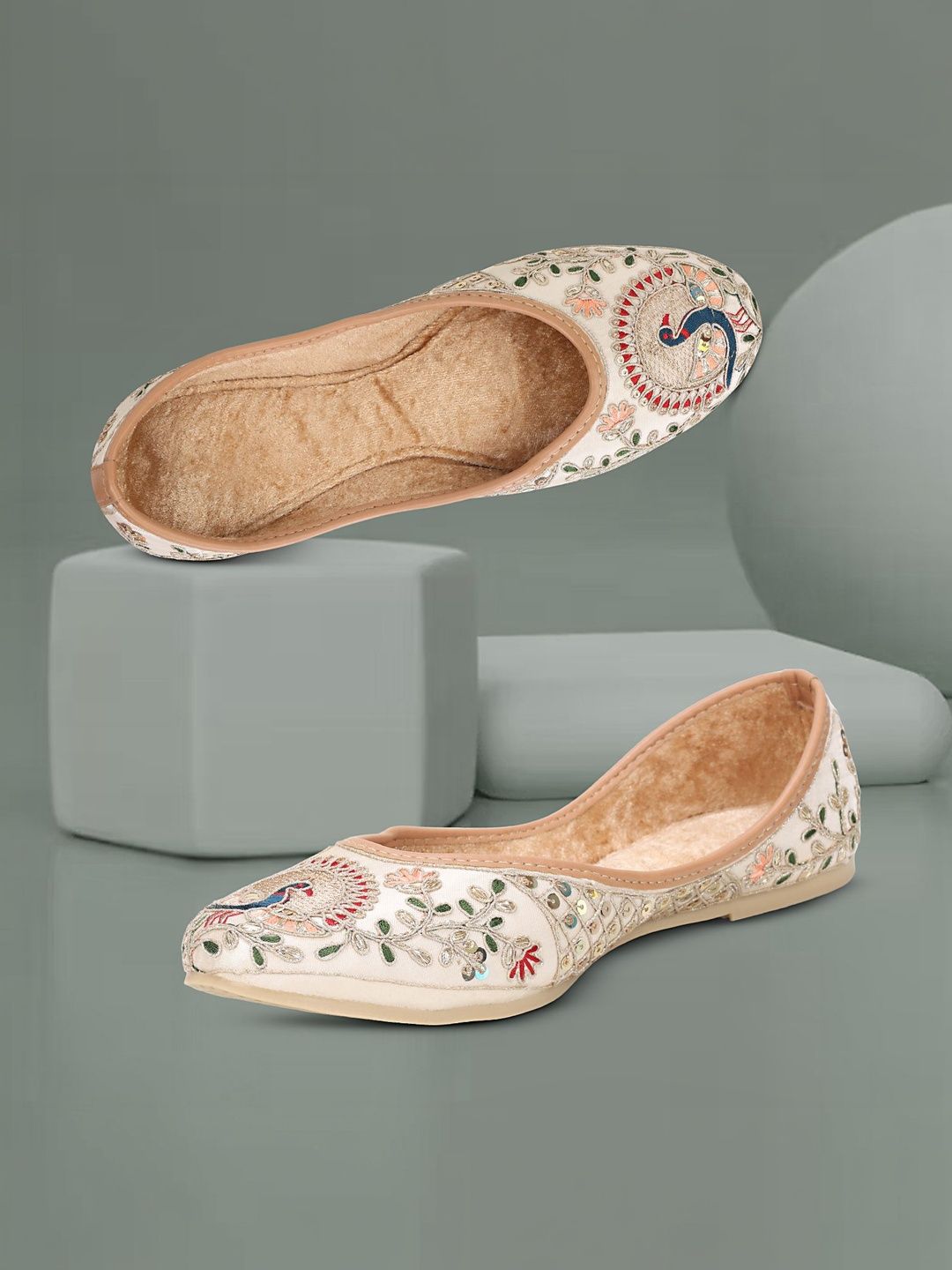 TRY FEET Women Printed Ethnic Mojaris Flats-picture-11