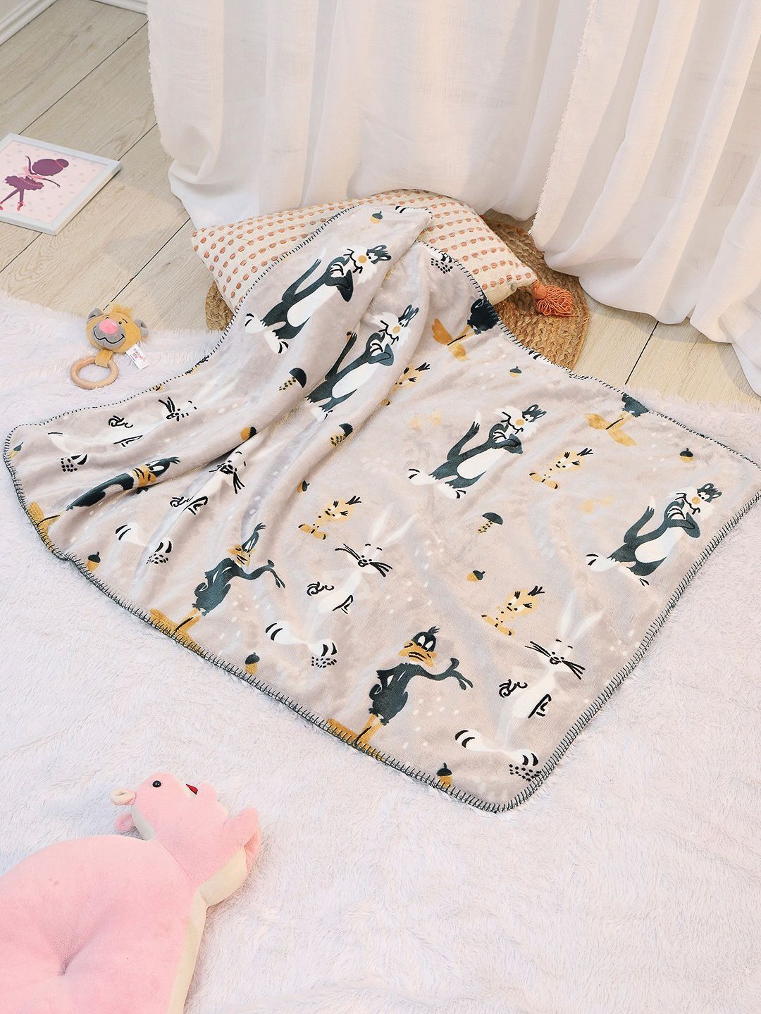 Monte Carlo Grey & Grey Cartoon Characters Mild Winter 550 GSM Blanket-image-18