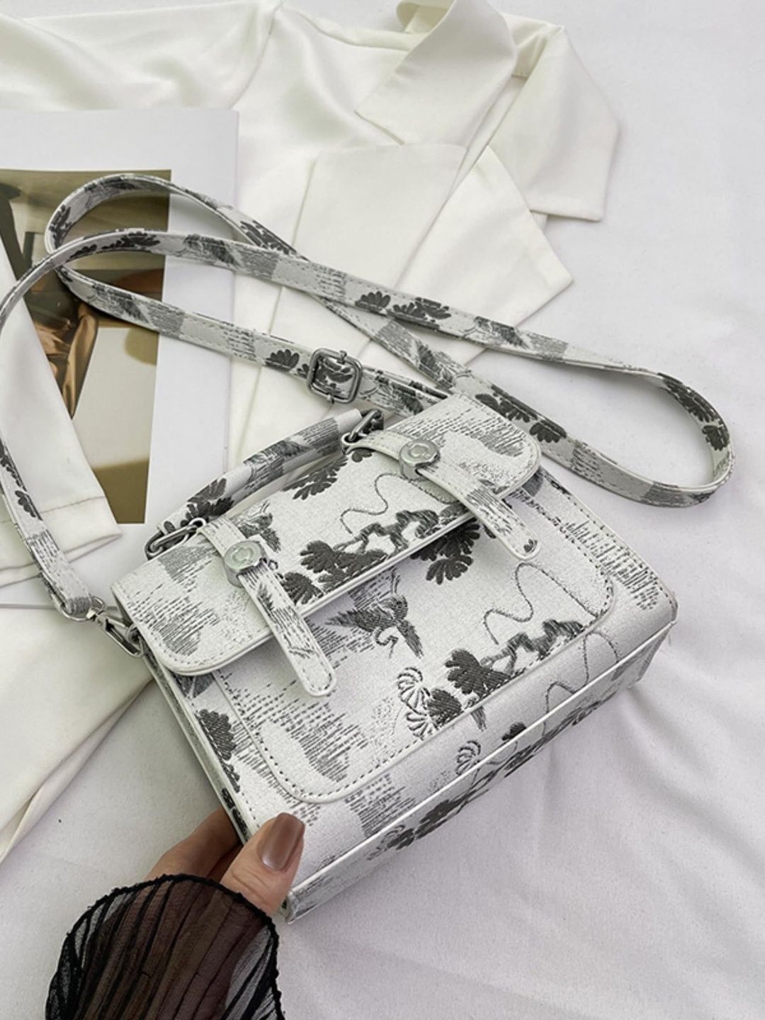 Santorini Printed Leather Handheld Bag-picture-35