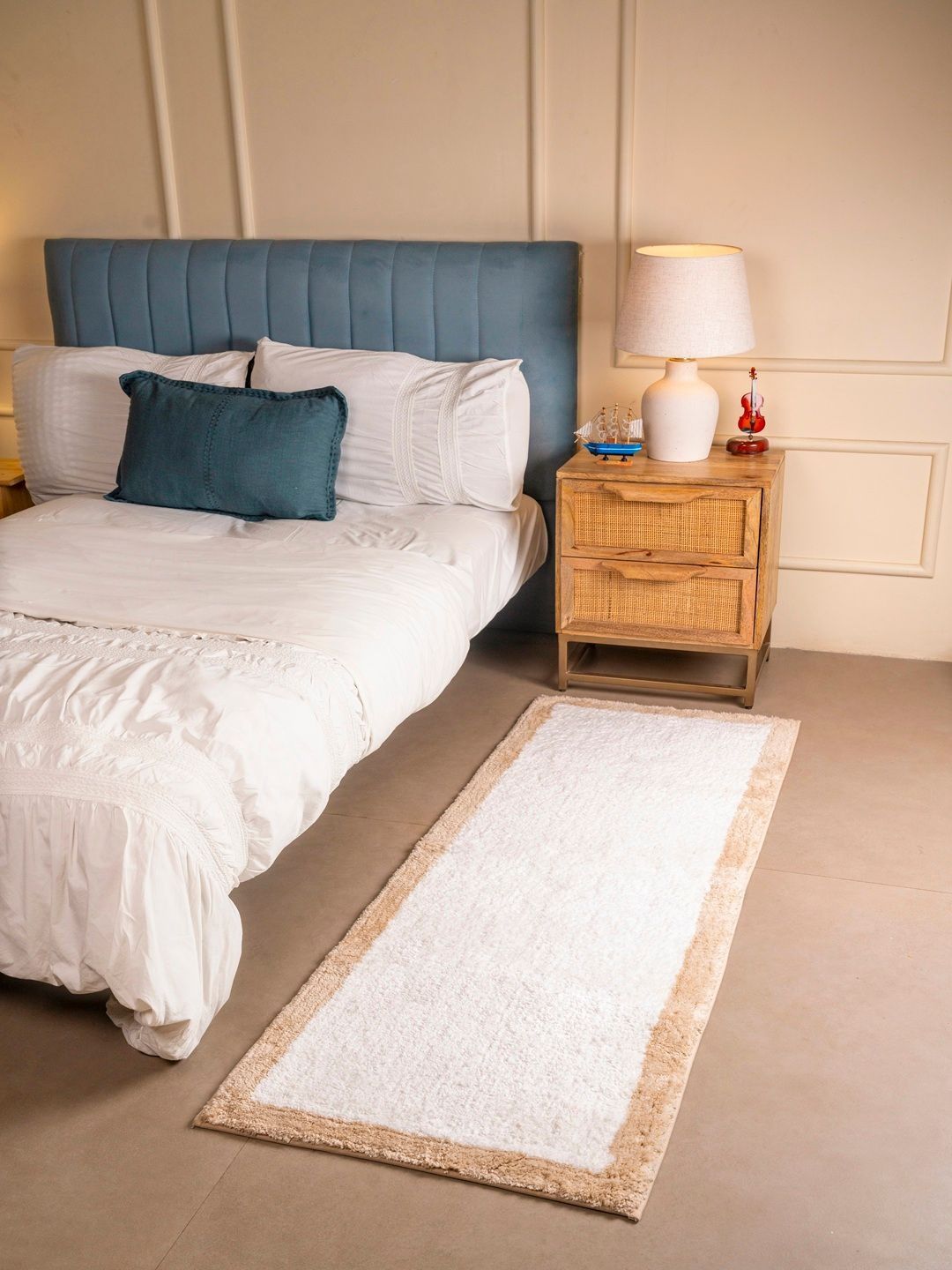 RALIA HOMES White & Beige Anti-Skid Bedside Floor Runner