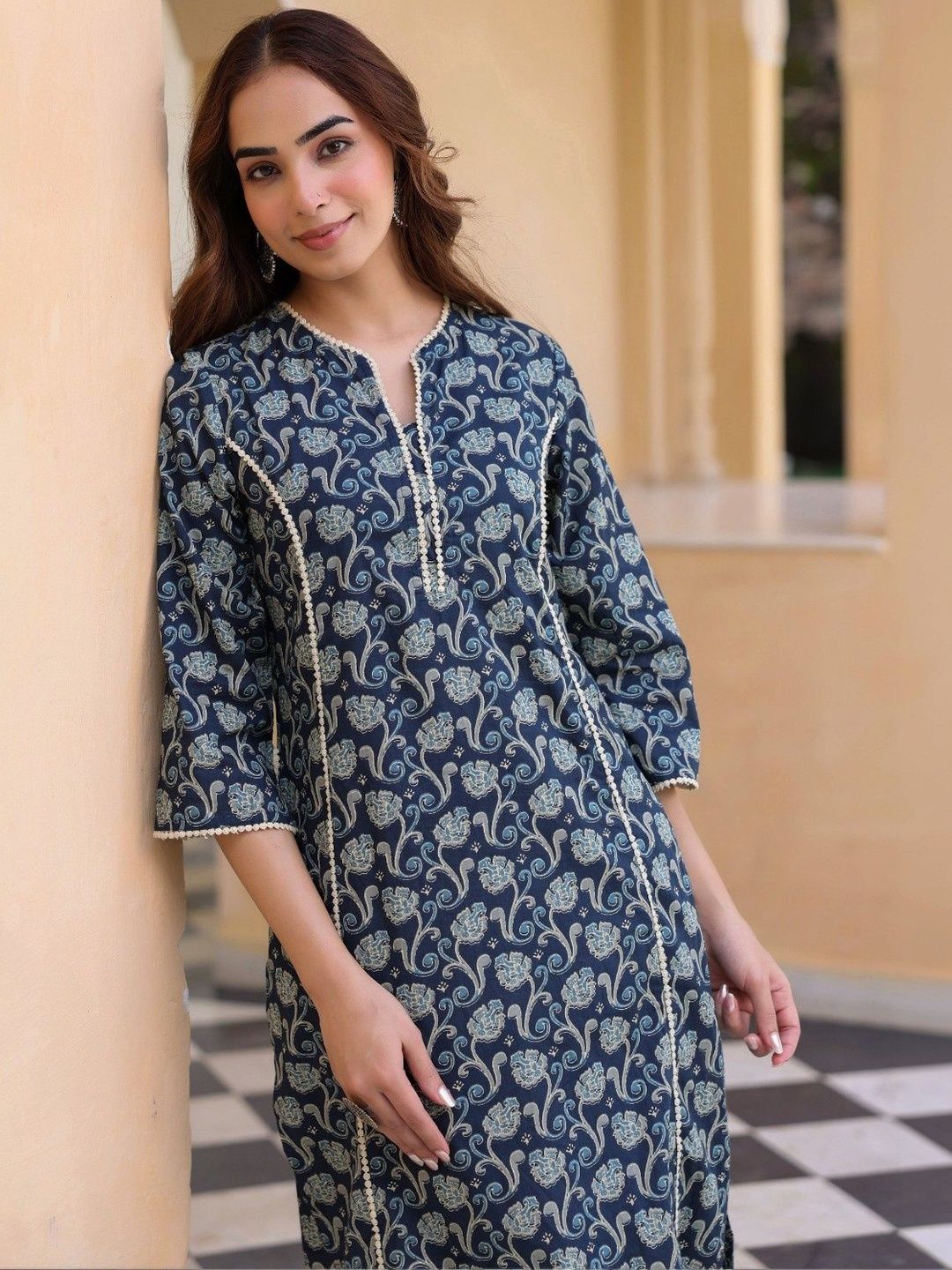 KKOUTFITS Women Floral Embroidered Thread Work Kurta-picture-21