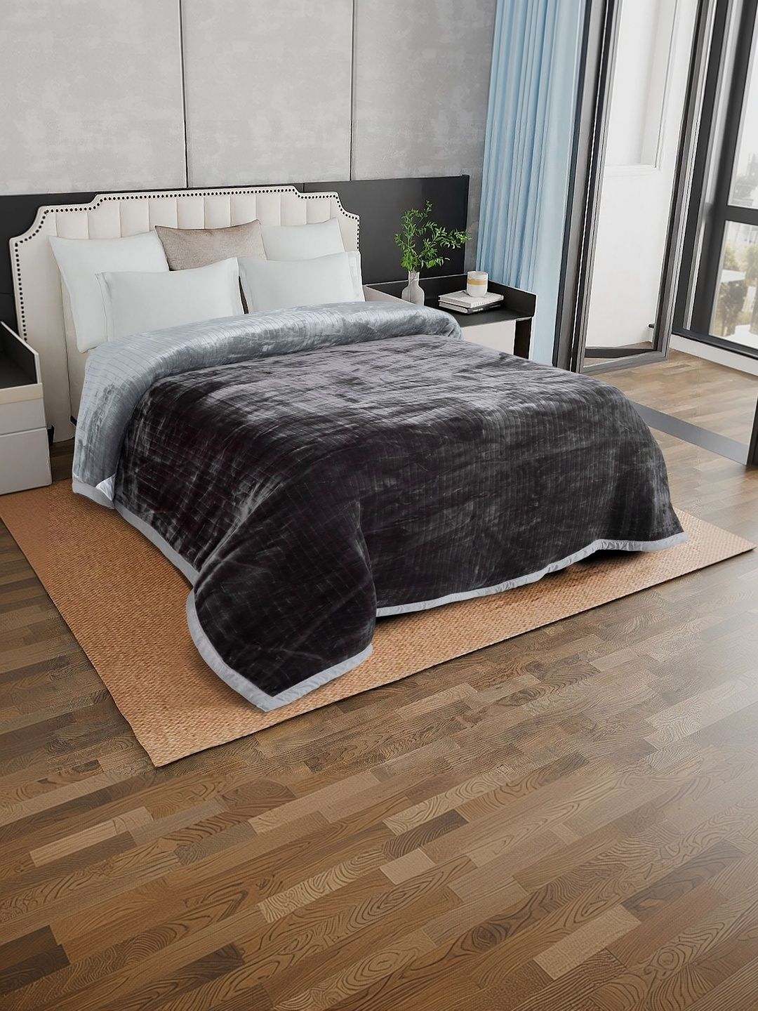 Signature & Grey Mink Heavy Winter 600 GSM Blanket-image-11