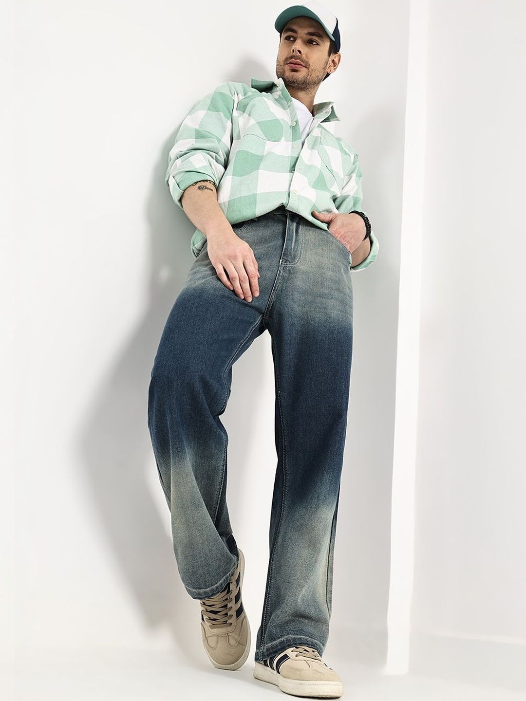 Hence Men Loose Mid-Rise Heavy Fade Jeans