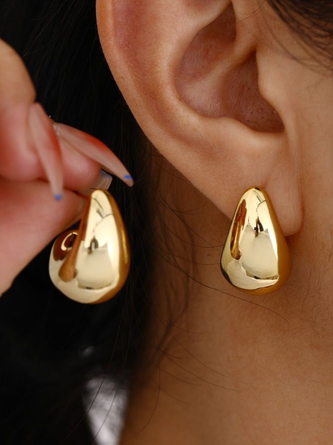 StyleCast x Revolte Teardrop Shaped Half Hoop Earrings-picture-21