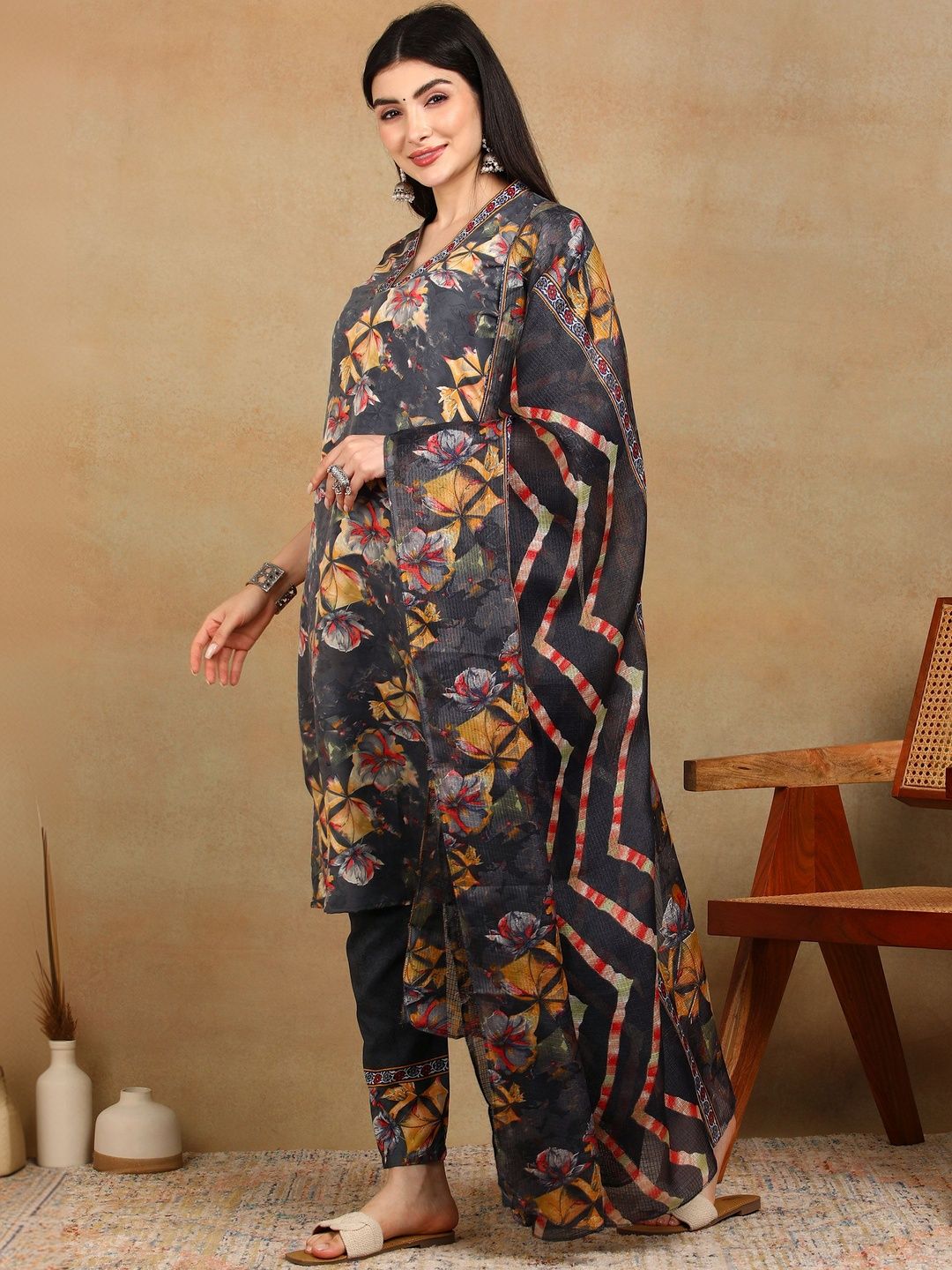Moda Rapido Women Floral Printed Regular Kurta with Trousers & With Dupatta-picture-40