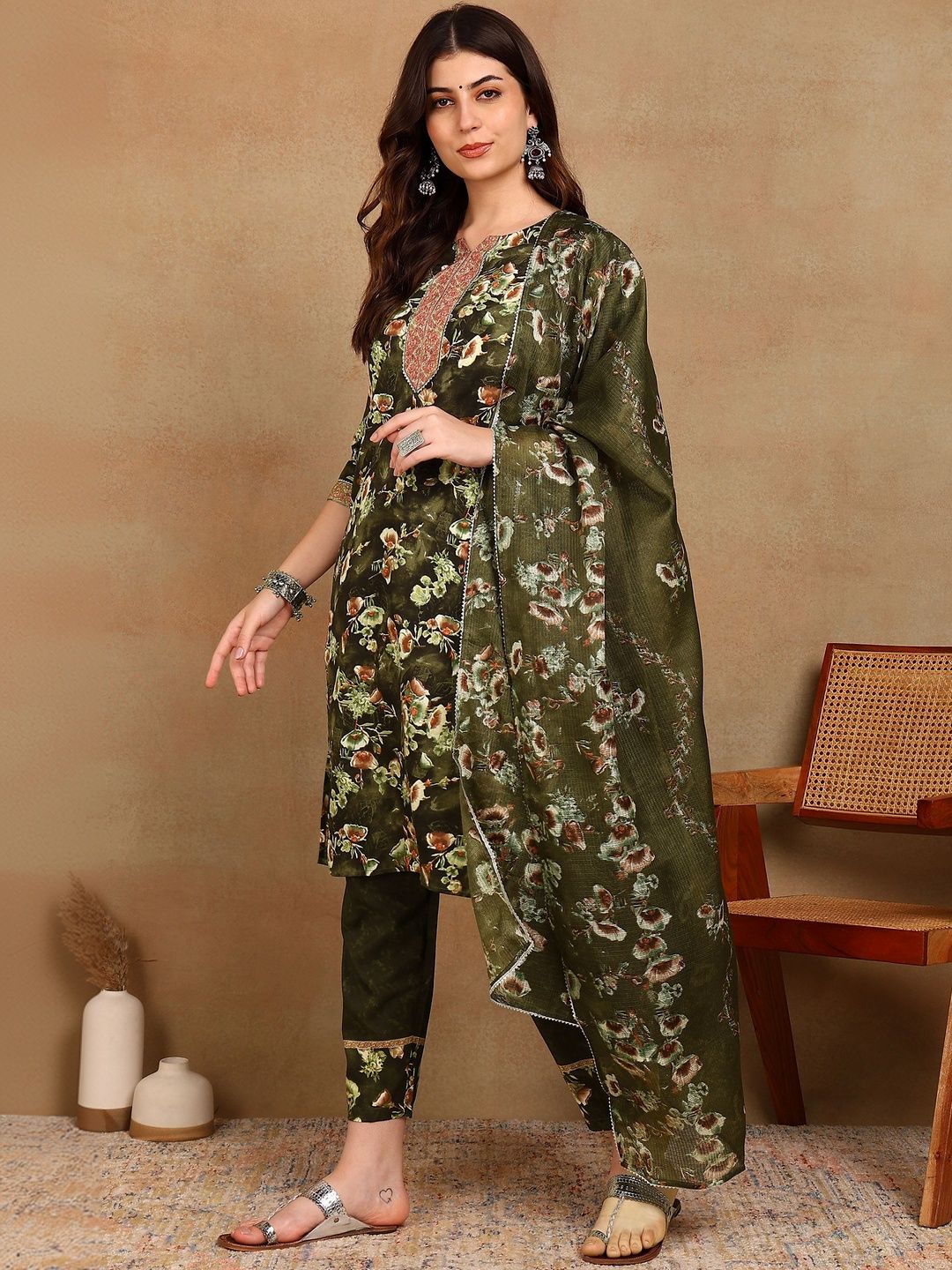 Moda Rapido Women Floral Printed Regular Thread Work Kurta with Trousers & With Dupatta-picture-30