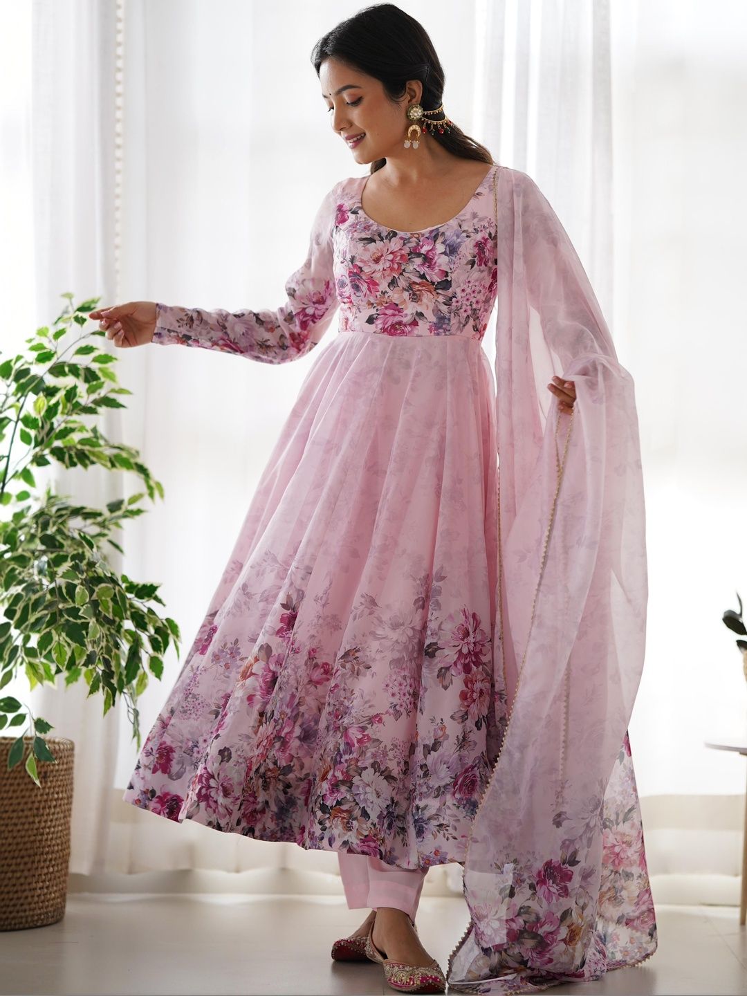 SAJAVAT ETHENIC WEAR Women Floral Printed Tiered Kurta with Trousers & With Dupatta