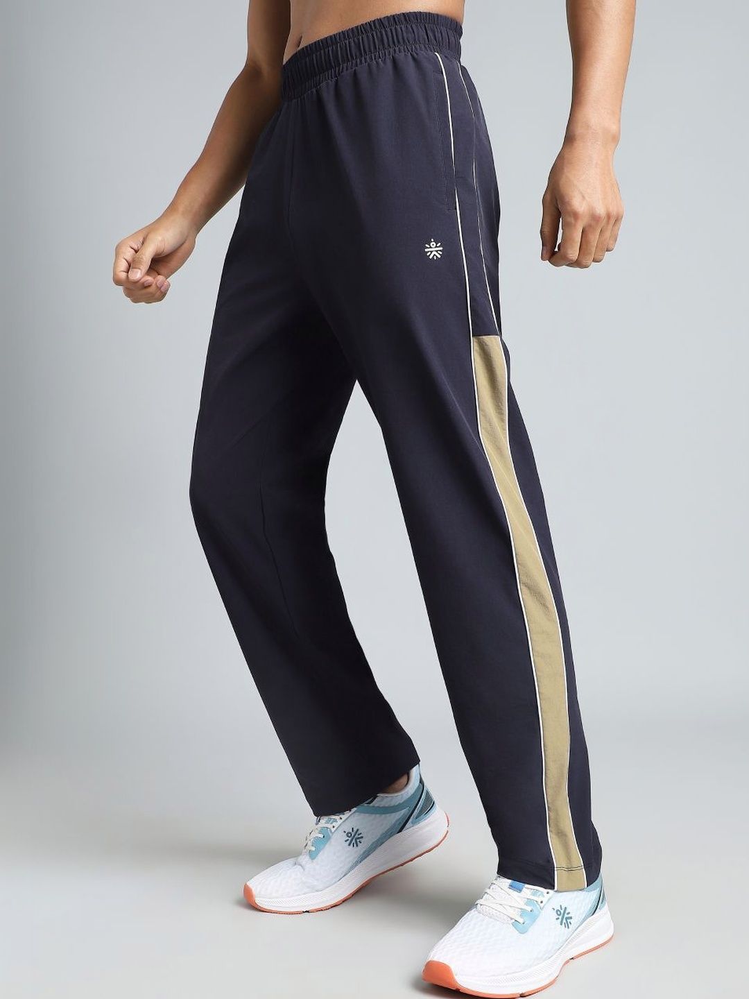 CULT Men Colourbloacked Straight-Fit Mid-Rise Track Pant-picture-34