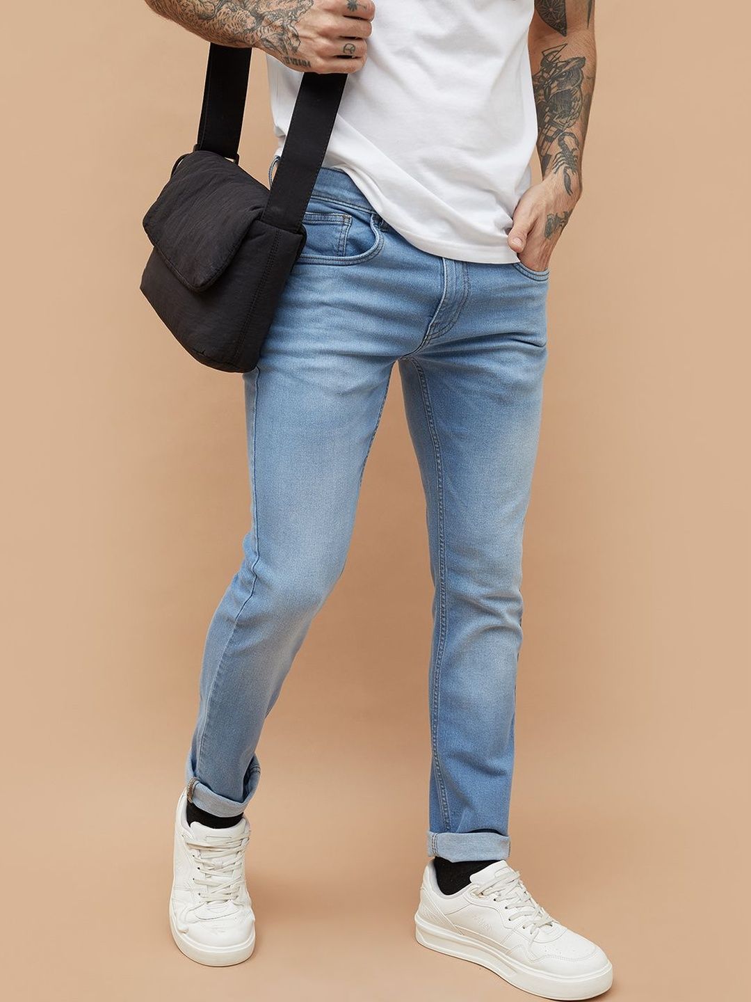 Forca by Lifestyle Men Tapered Fit Mid-Rise Light Fade Jeans-picture-40