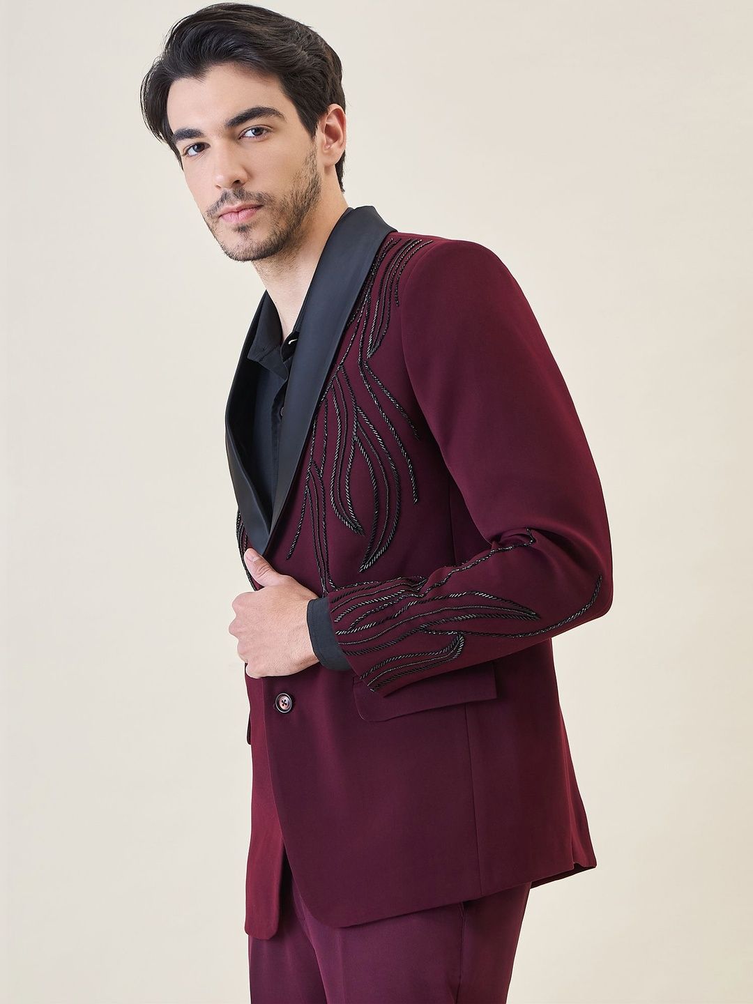 House of Pataudi Men Embellished Tailored Fit Single-Breasted Blazers-picture-38