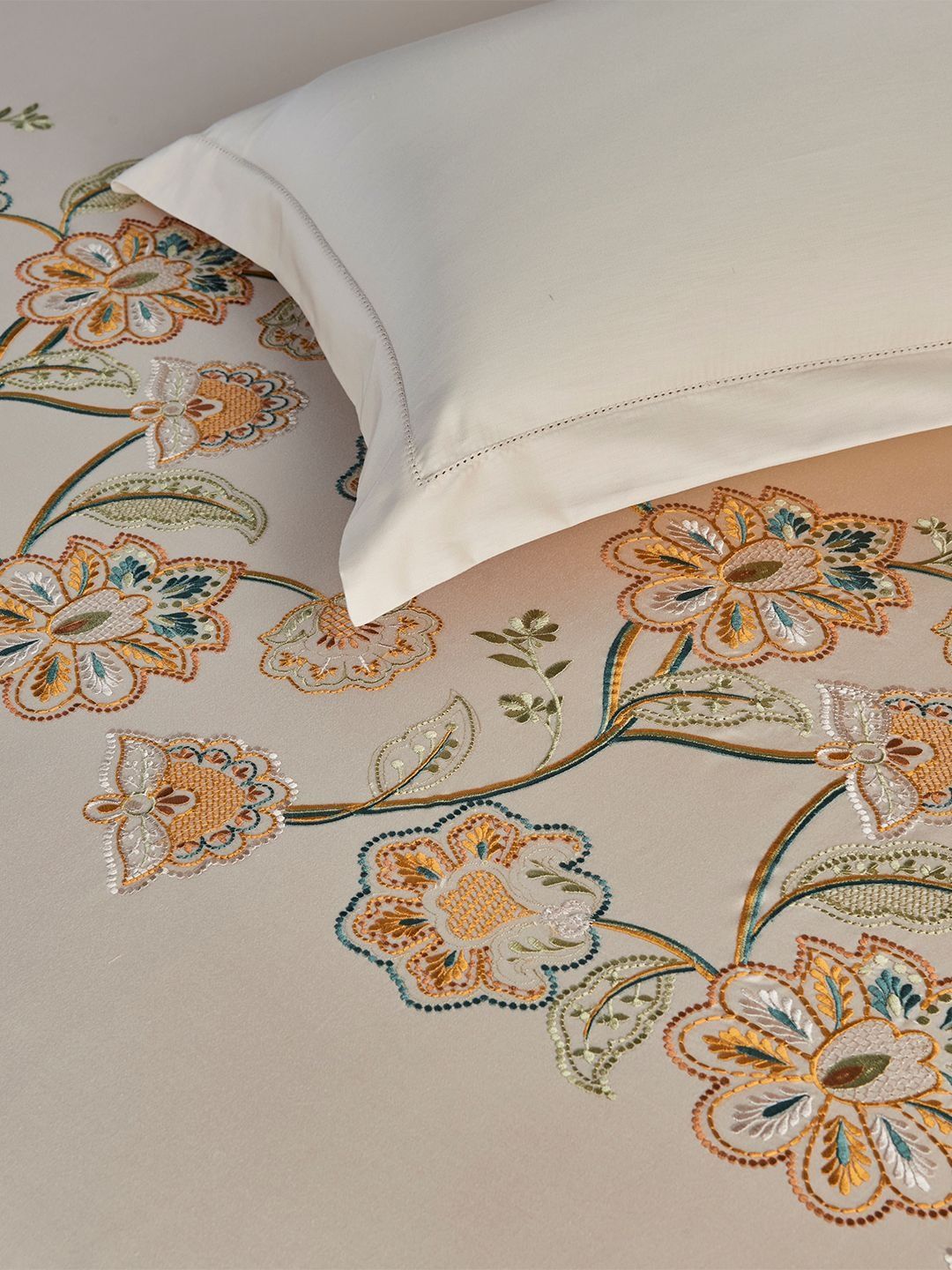 DDecor Beige Floral 210 TC King Bedsheet with 2 Pillow Covers-image-18