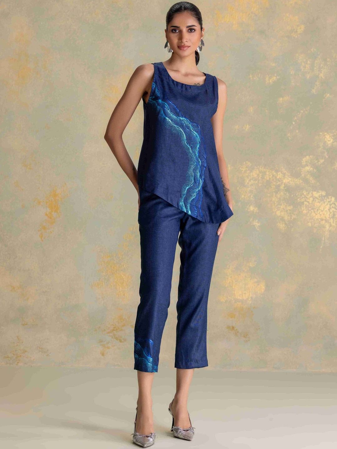 Kaveri Embroidered Linen Top-picture-17