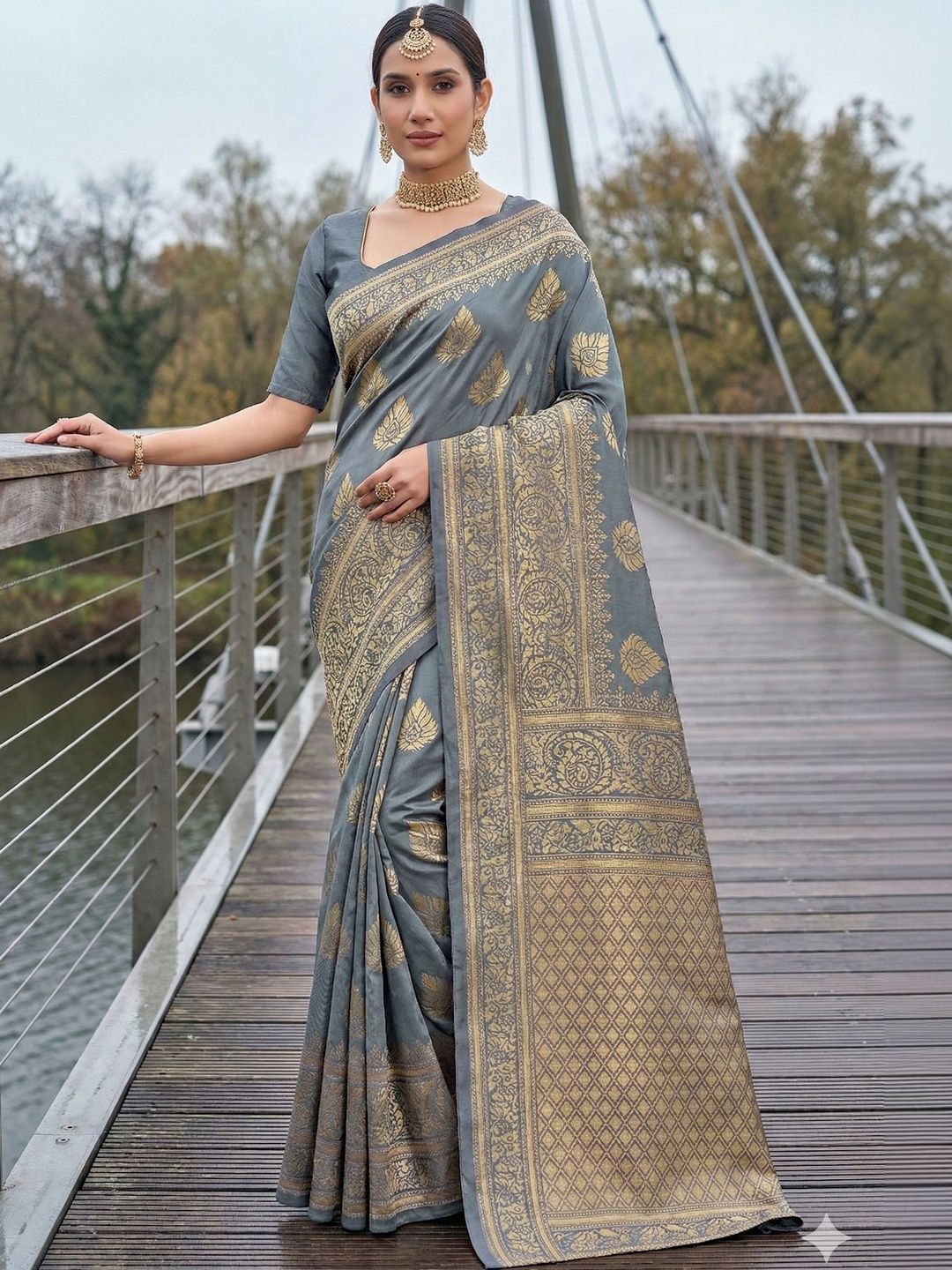 YUGAVEERAA Woven Design Zari Silk Blend Handloom Banarasi Saree-picture-47