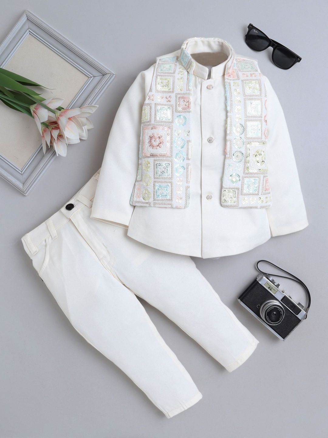 FOURFOLDS Boys Embroidered Mandarin Collar Sherwani Set-picture-54