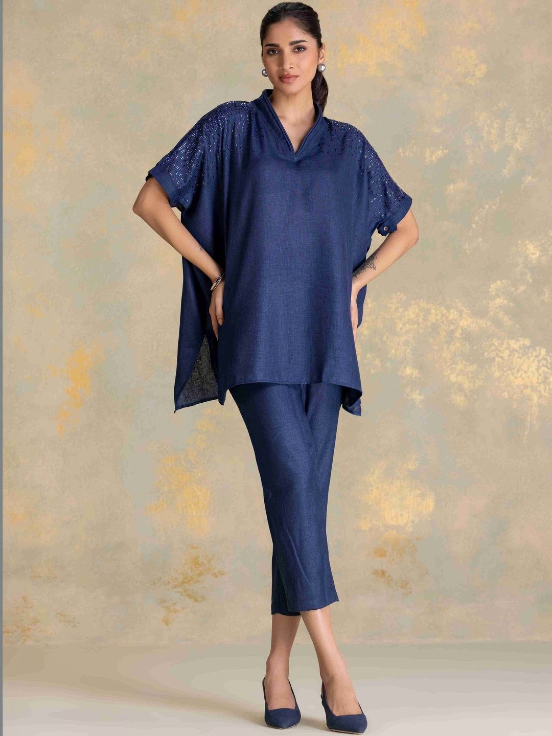 Kaveri Extended Sleeves Linen Top-picture-38