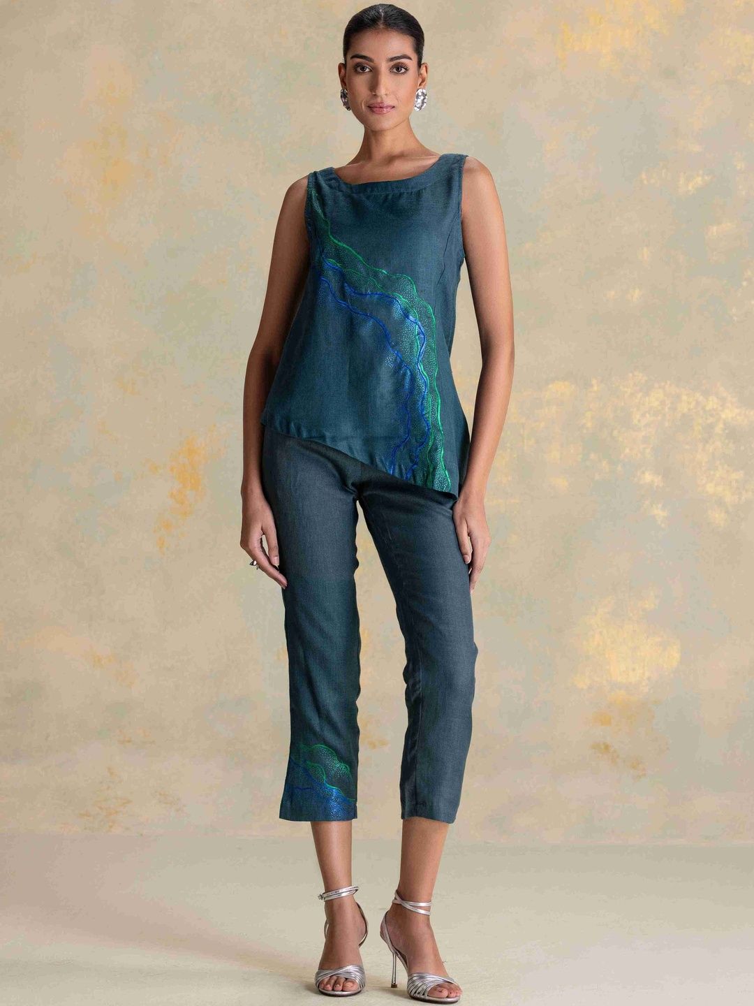 Kaveri Embroidered Linen Top-picture-14