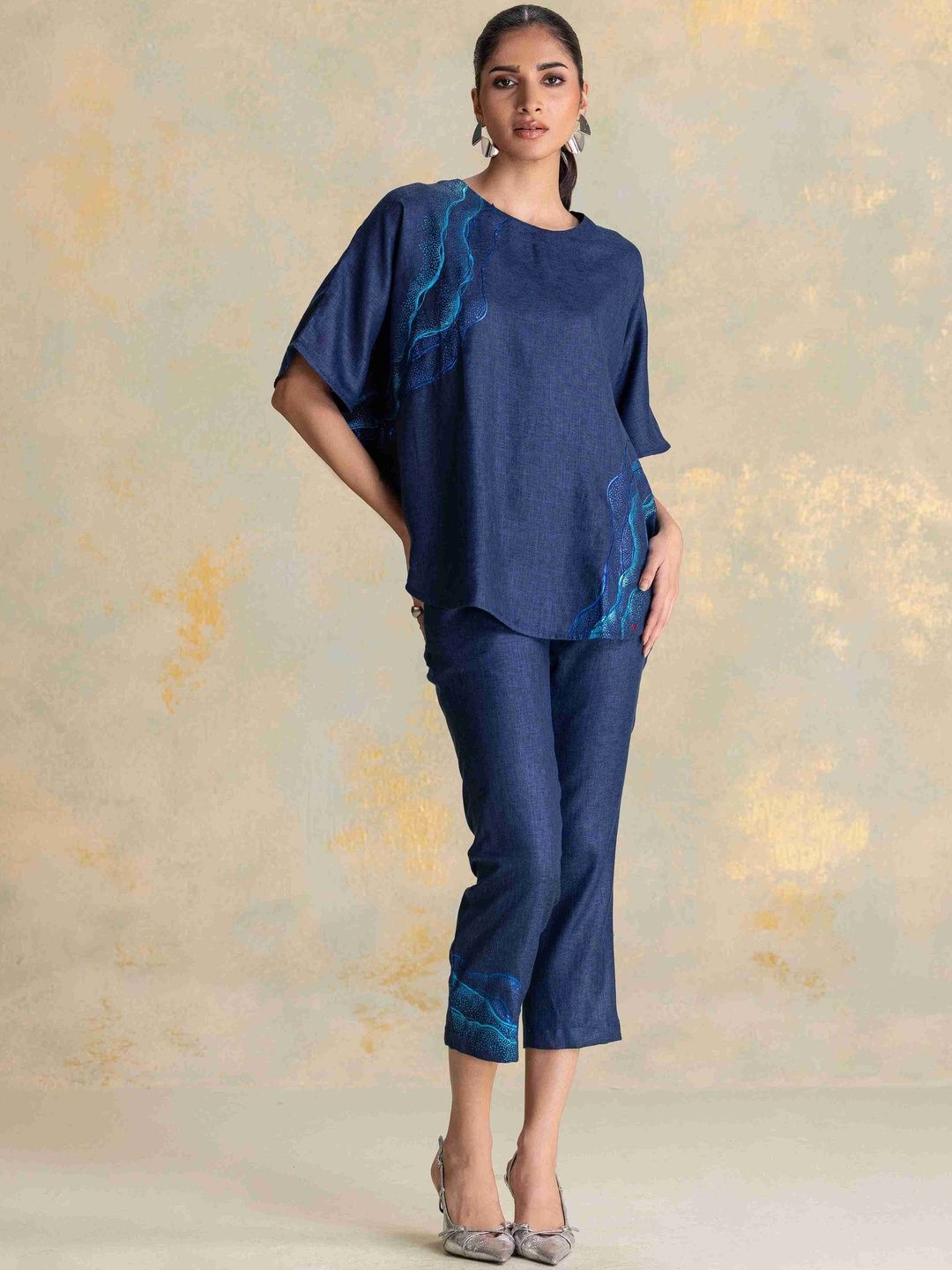 Kaveri Embellished Batwing Sleeve Ethnic Linen Kaftan Top-picture-50