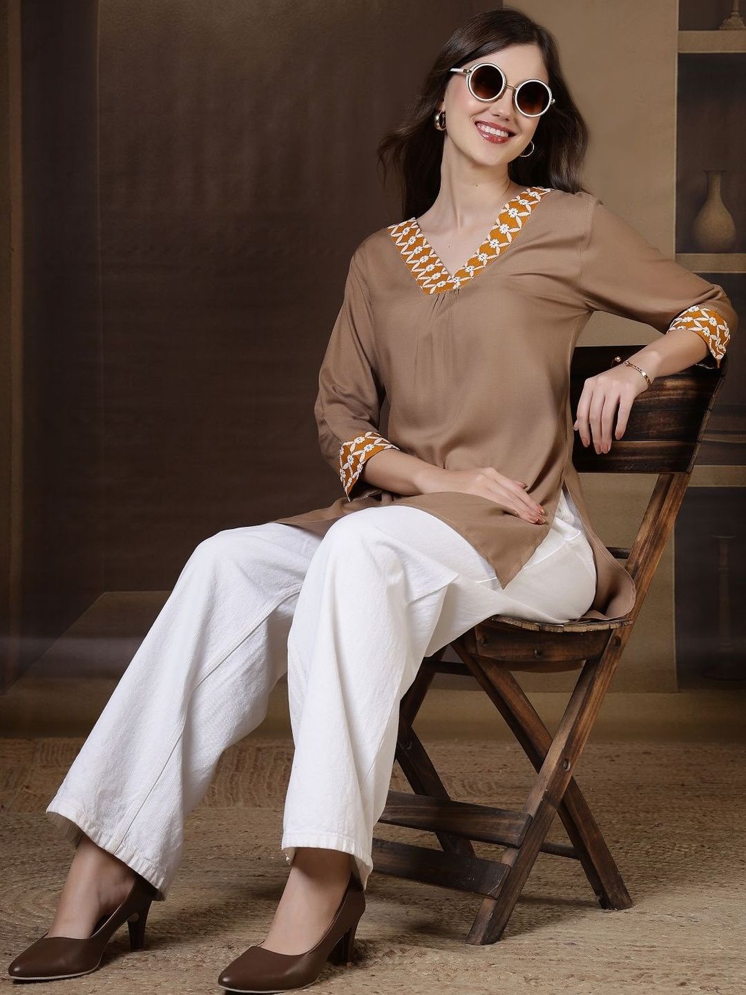 AKIMIA Ethnic Motifs Embroidered V-Neck Thread Work Thread Work Kurti-picture-30