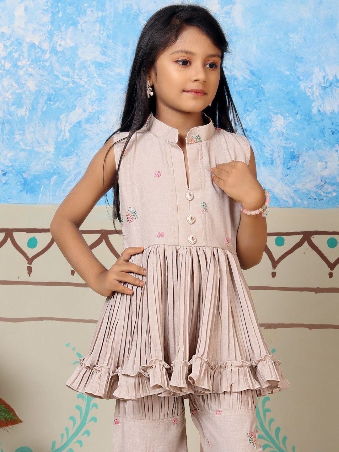 Satjal Fab Girls Floral Embroidered Linen Kurta With Trousers-picture-34