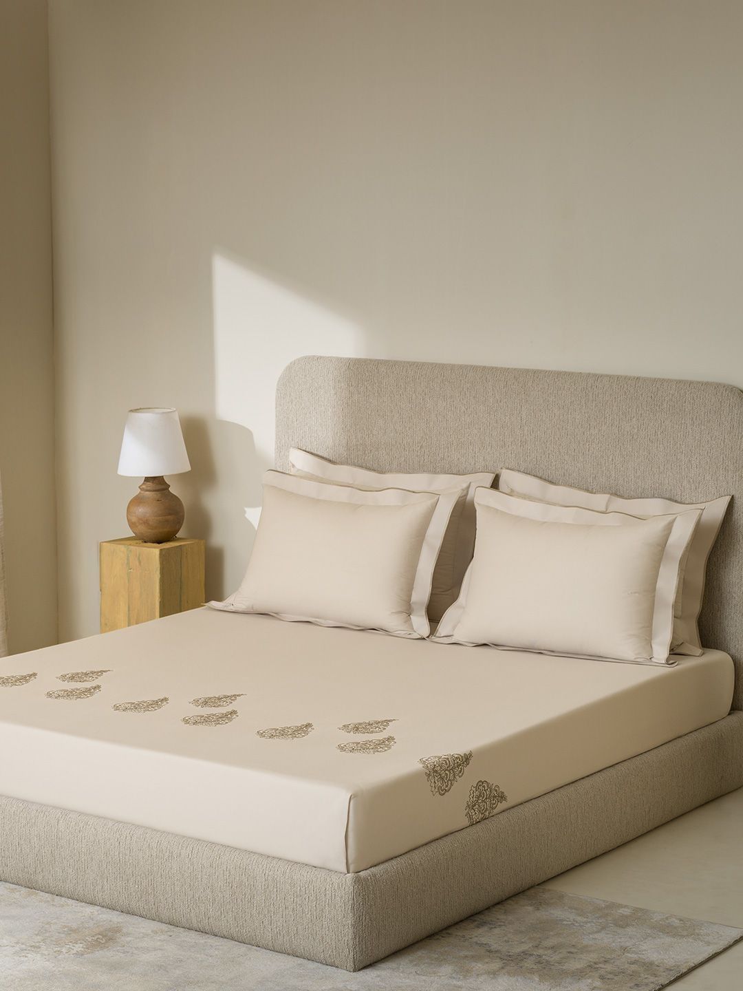 SANSAAR A DDECOR BRAND LIVE CONSCIOUSLY Brown Floral Cotton 3 Piece Double King Superfine Bedding Set-image-46