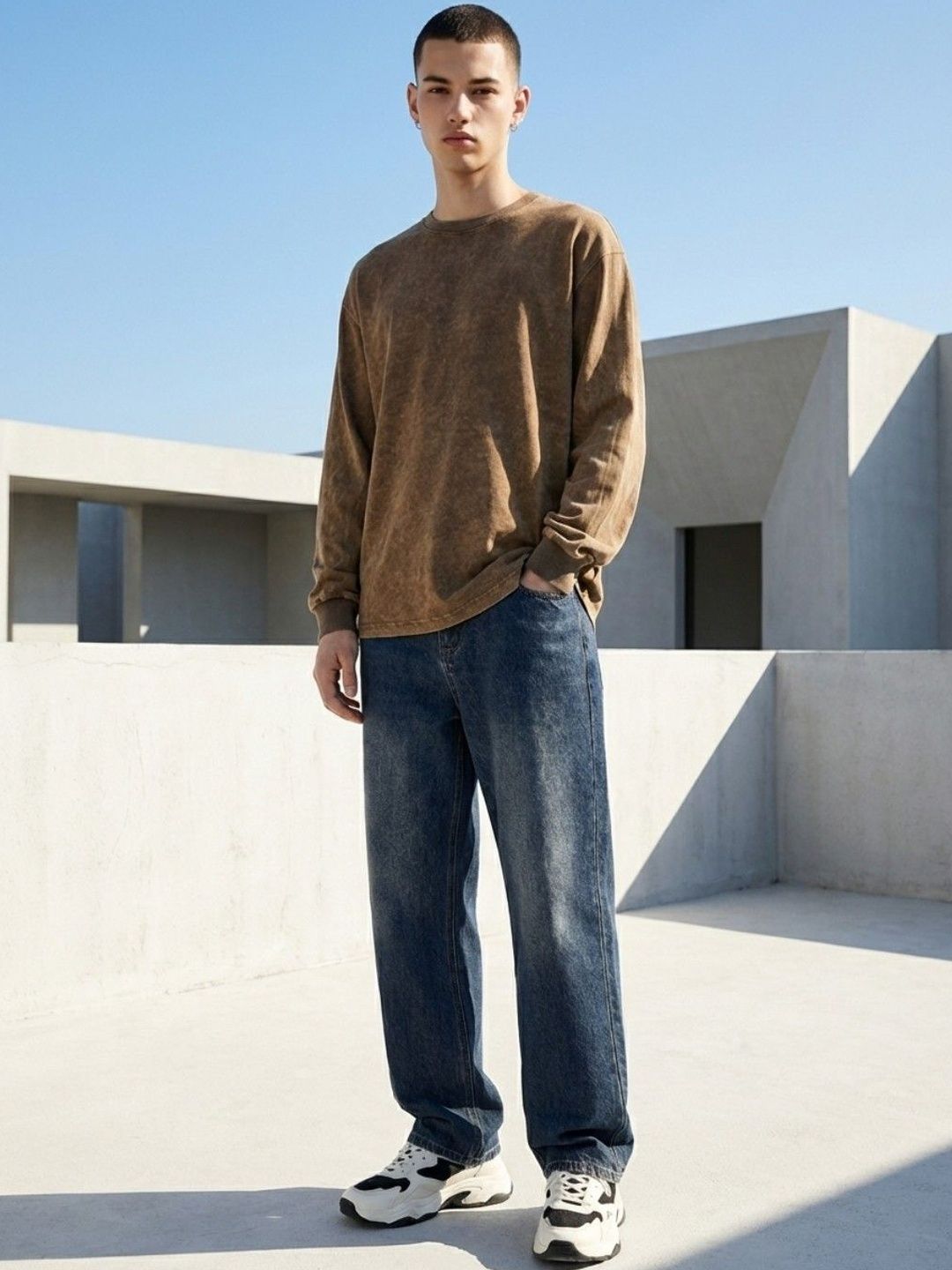 glitchez Men Relaxed Fit Mid-Rise Light Fade Jeans-picture-11