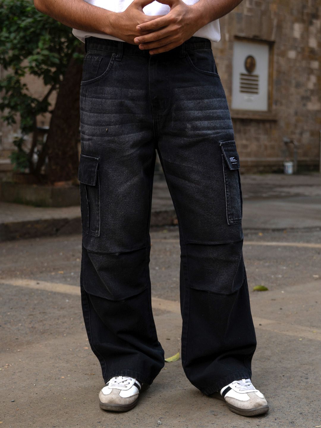 Powerlook Men Relaxed Fit Mid-Rise Mildly Distressed Light Fade Jeans