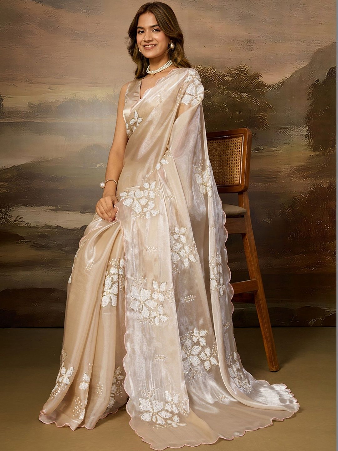 DIVASTRI Embellished Sequinned Silk Blend Saree-picture-53