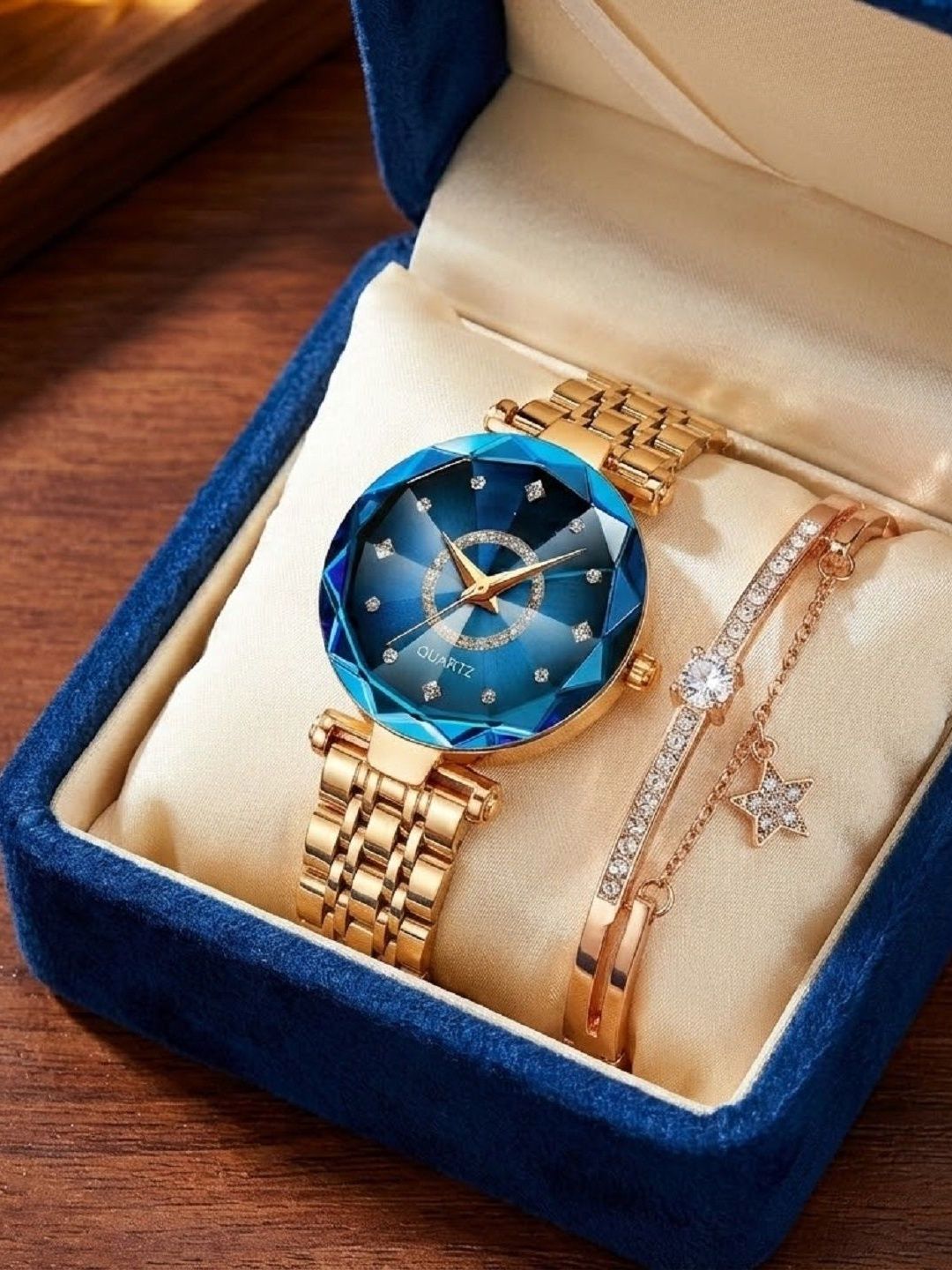 WATCHSTAR Women Embellished Dial & Stainless Steel Bracelet Style Straps Analogue Watch Blue berry&star-picture-36