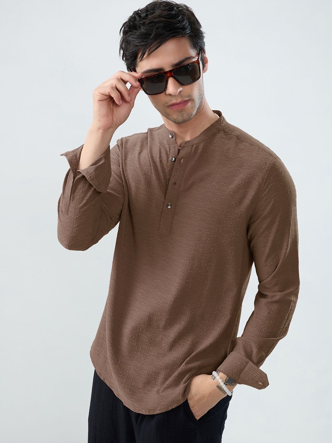 VASTRADO Men Thread Work Jacquard Kurta-picture-14