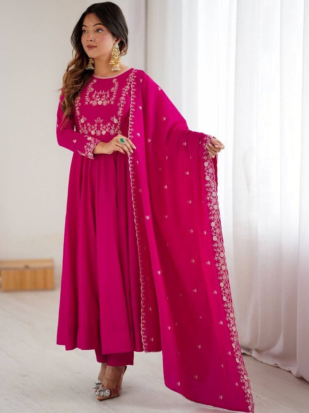 LEGEND WEAR Women Ethnic Motifs Embroidered Regular Thread Work Chanderi Silk Kurta with Trousers & With