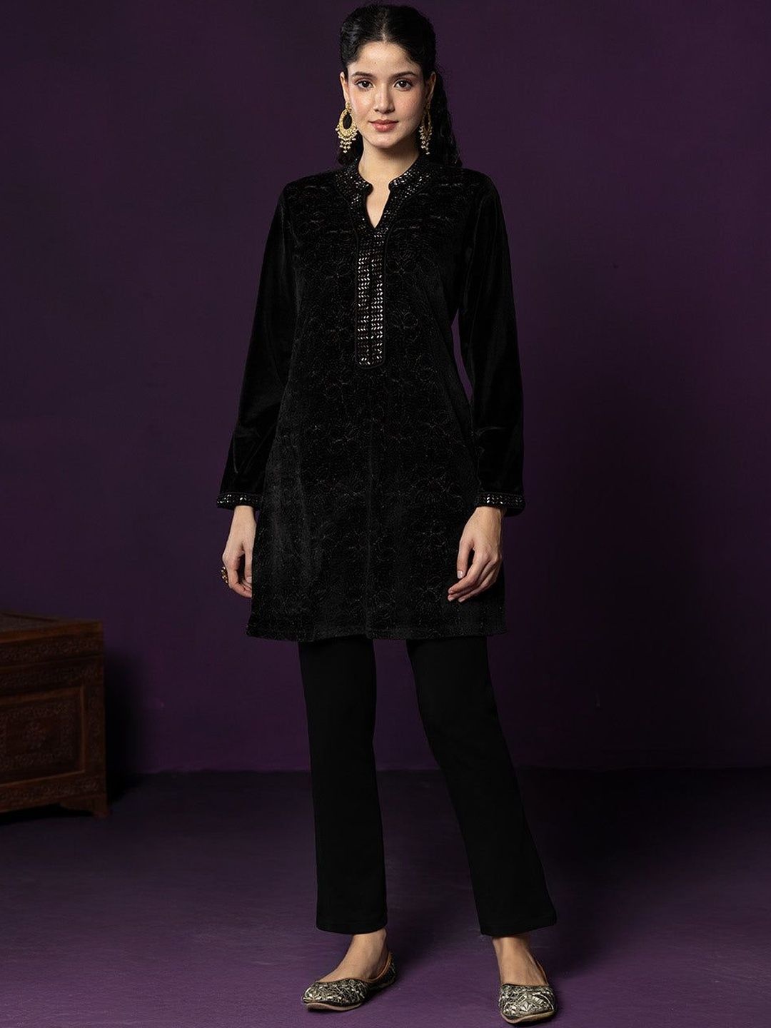 Lakshita Ethnic Motifs Embellished Sequinned Velvet Sequinned Kurti-image-5