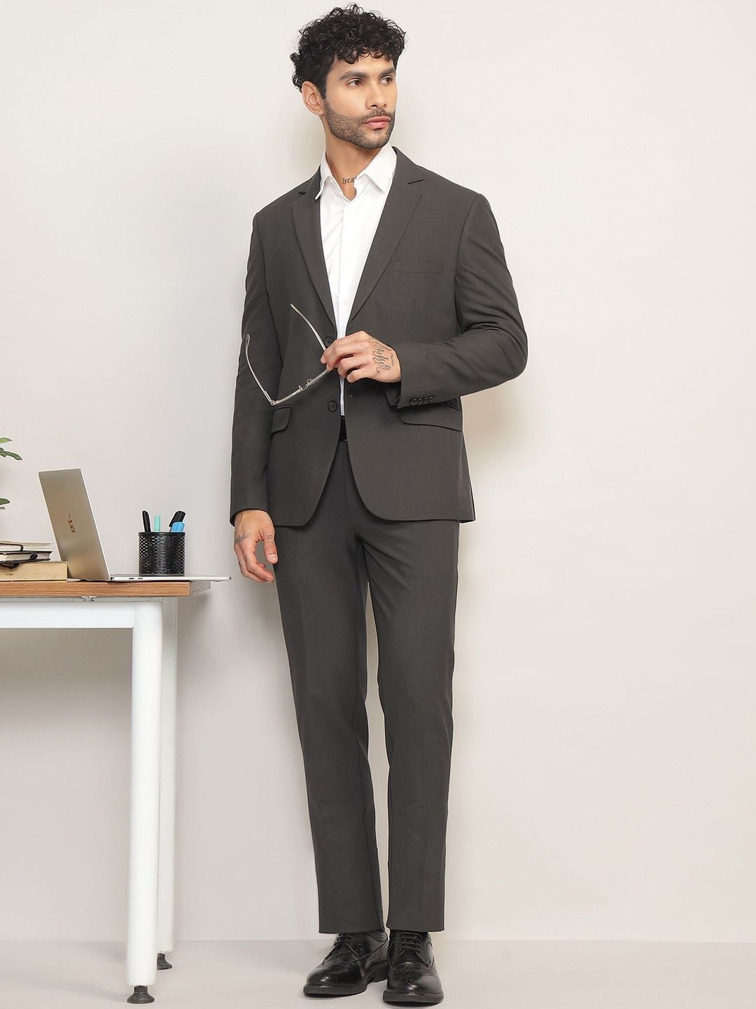 SUBTRACT Slim-Fit Single-Breasted 2-Piece Stretchable Formal Suit-picture-10