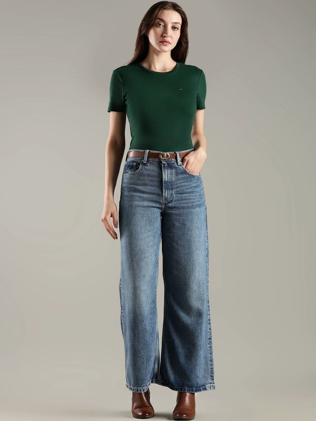 Tommy Hilfiger Women Relaxed Fit Mid-Rise Light Fade Jeans-picture-36