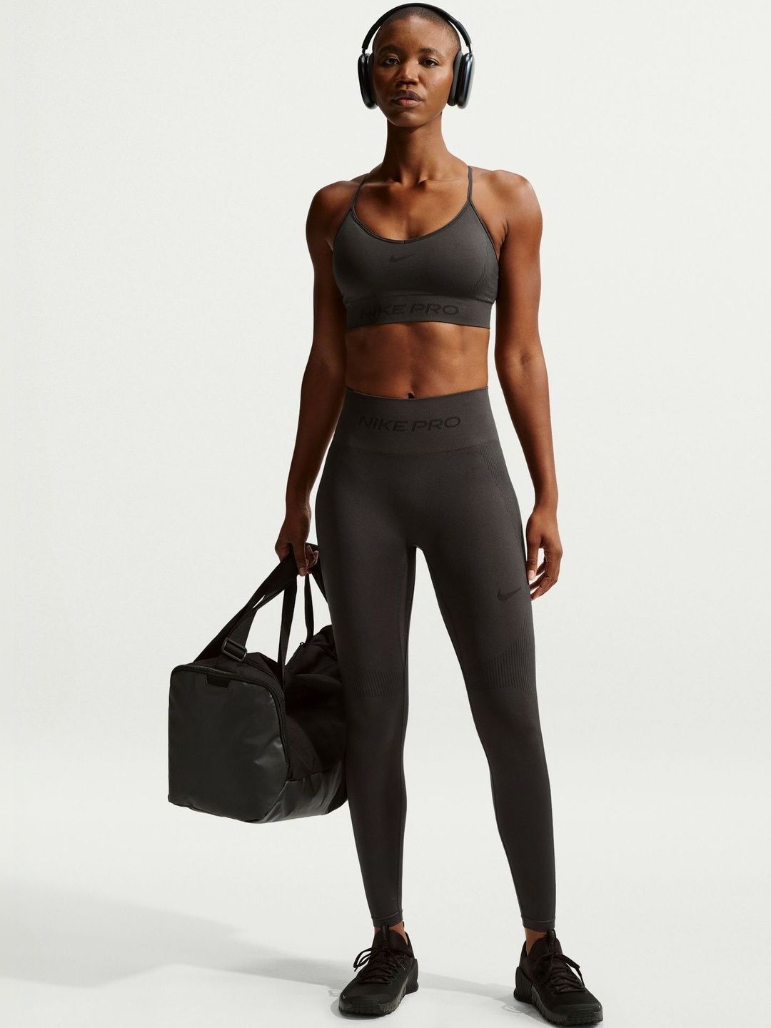 Nike Pro Seamless Women's High-Waisted 7/8 Leggings-image-3