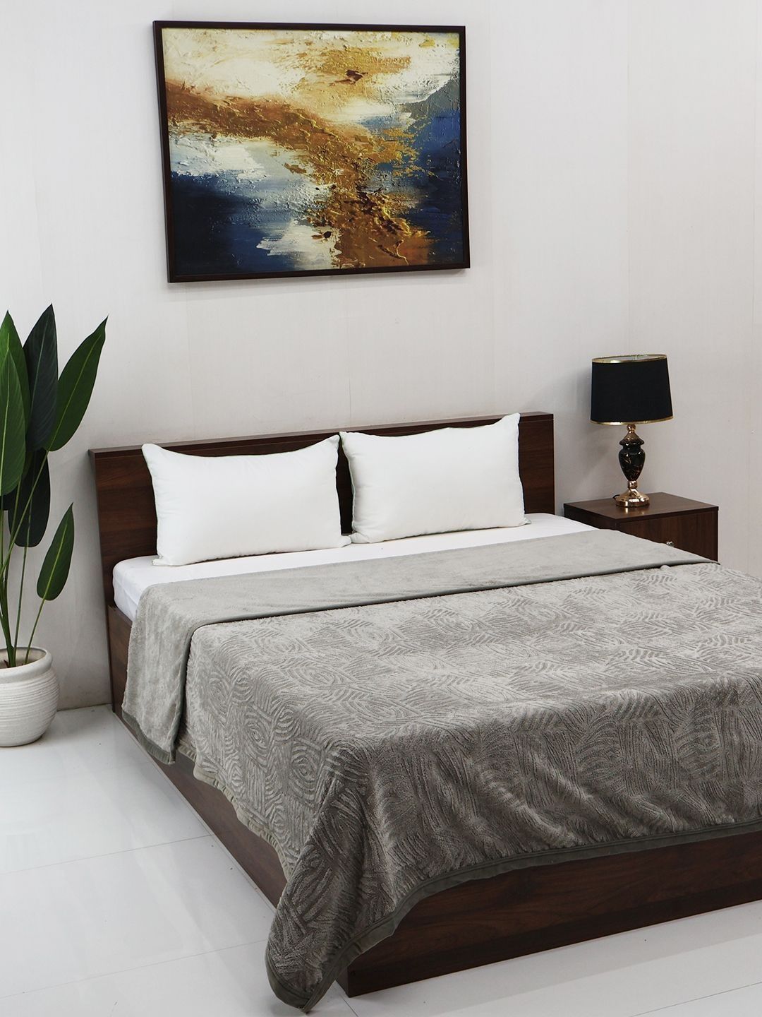 BOMBAY DYEING Beige & Grey Mild Winter 300 GSM Blanket-image-48