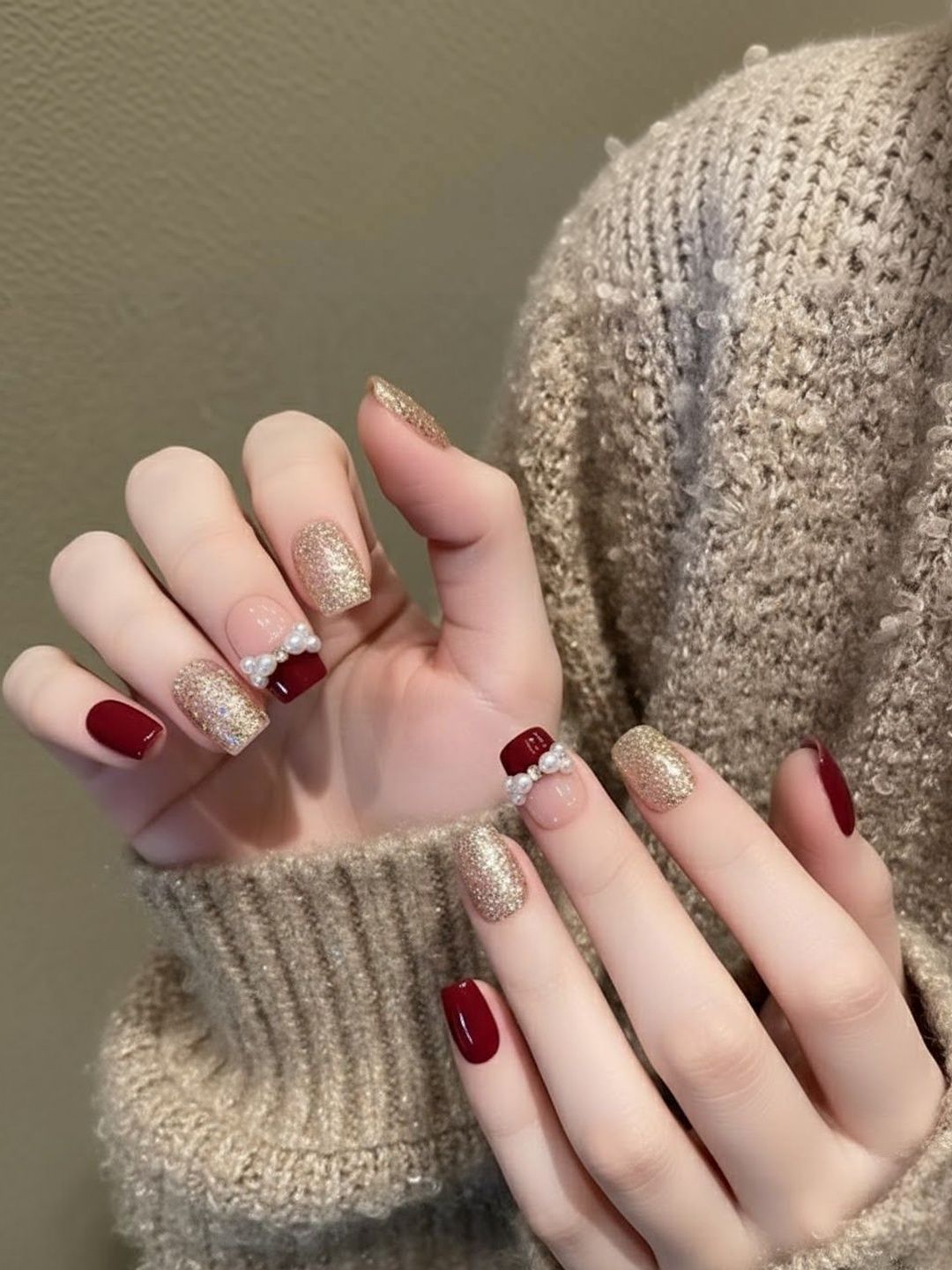 TheVineGirl Set Of 24 Reusable Artificial Press On Nails - Golden & Maroon-picture-39