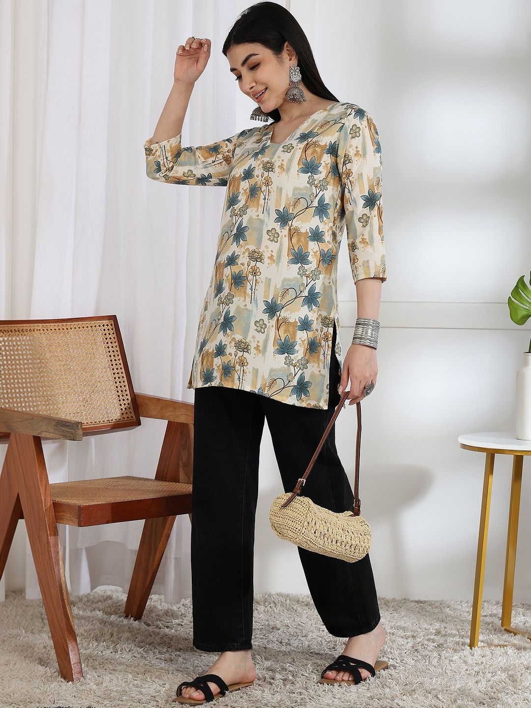 EVANORA Floral Printed V-Neck Kurti-picture-45